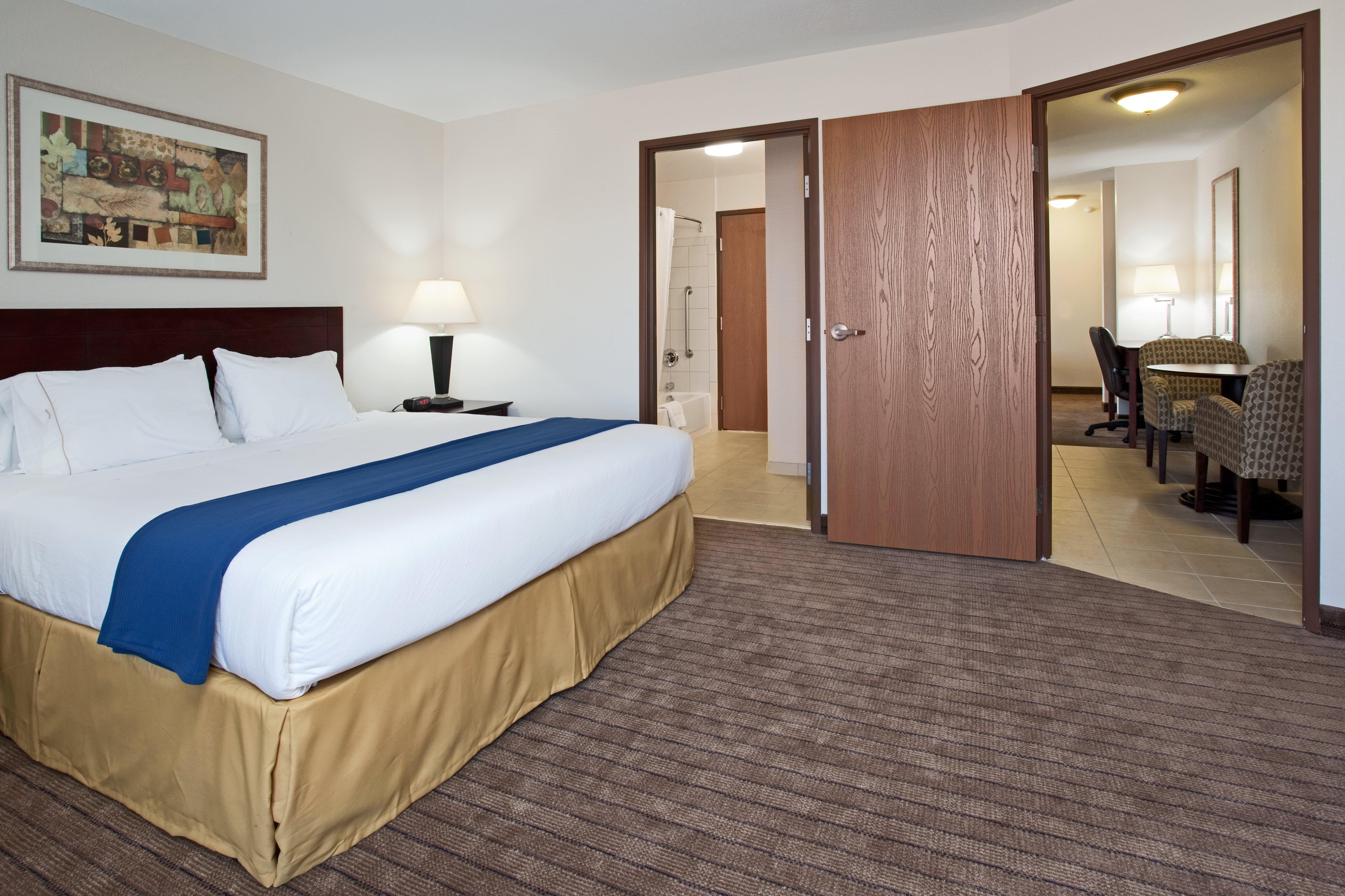 Holiday Inn Express & Suites Buffalo, An Ihg Hotel Szoba fotó