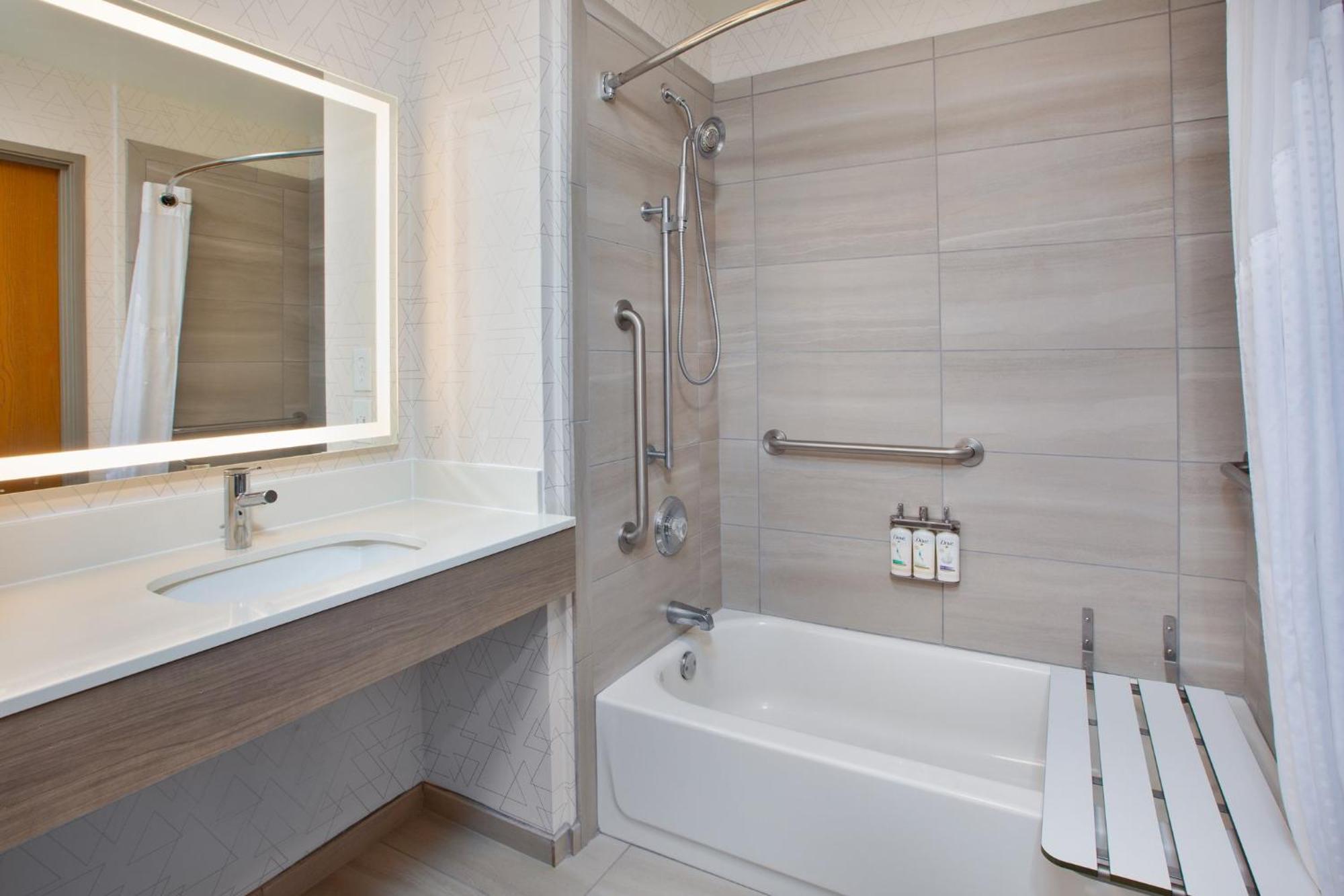Holiday Inn Express & Suites Buffalo, An Ihg Hotel Kültér fotó