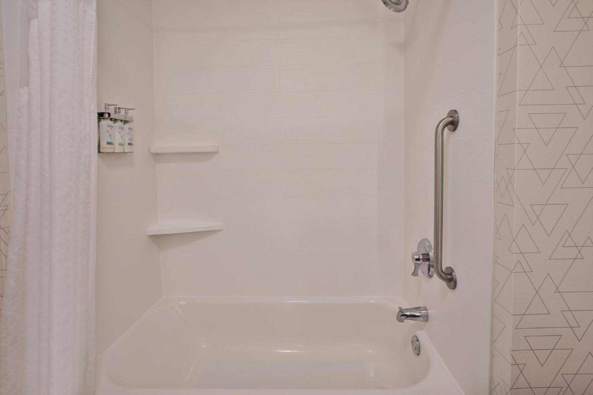 Holiday Inn Express & Suites Buffalo, An Ihg Hotel Kültér fotó